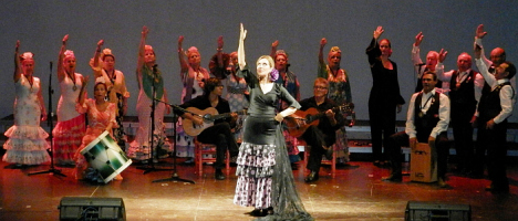 Actuación de Alba Rociera, en el musical "Amor por nuestras canciones"